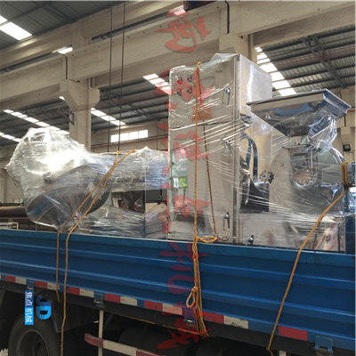 粉碎機(jī)、混合機(jī)與真空上料機(jī)搭配，解決你的問(wèn)題